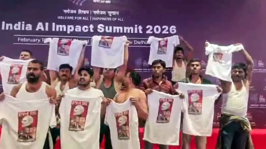 ರಾಹುಲ್ ಗಾಂಧಿಯವರ ‘ಟಾಪ್‌ಲೆಸ್, ಮೆದುಳಿಲ್ಲದ’ ಯುವ ಕಾಂಗ್ರೆಸ್ ಅನ್ನು ಟೀಕಿಸಿದ ಬಿಜೆಪಿ..!!